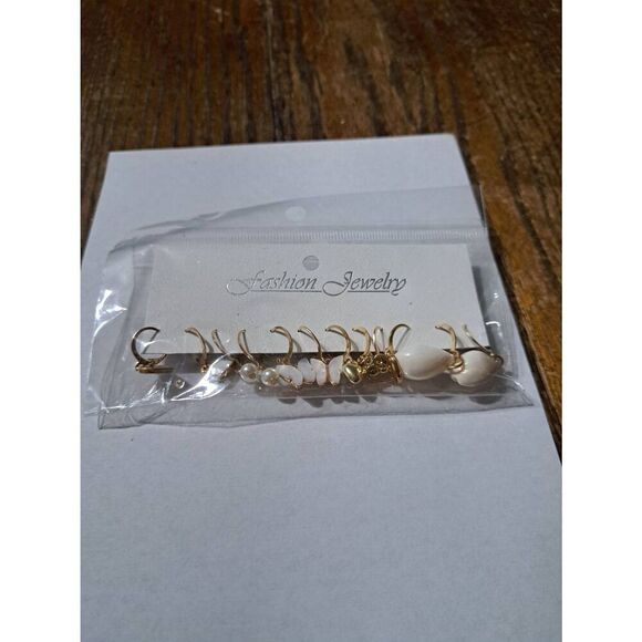 New 3 Packs of 6 Pair of Goldtone and Silvertone Womens Girls Earrings Jewelry - Picture 4 of 7